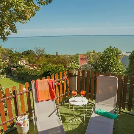 Corvin-17 Vendeghaz Apartament Balatonalmádi
